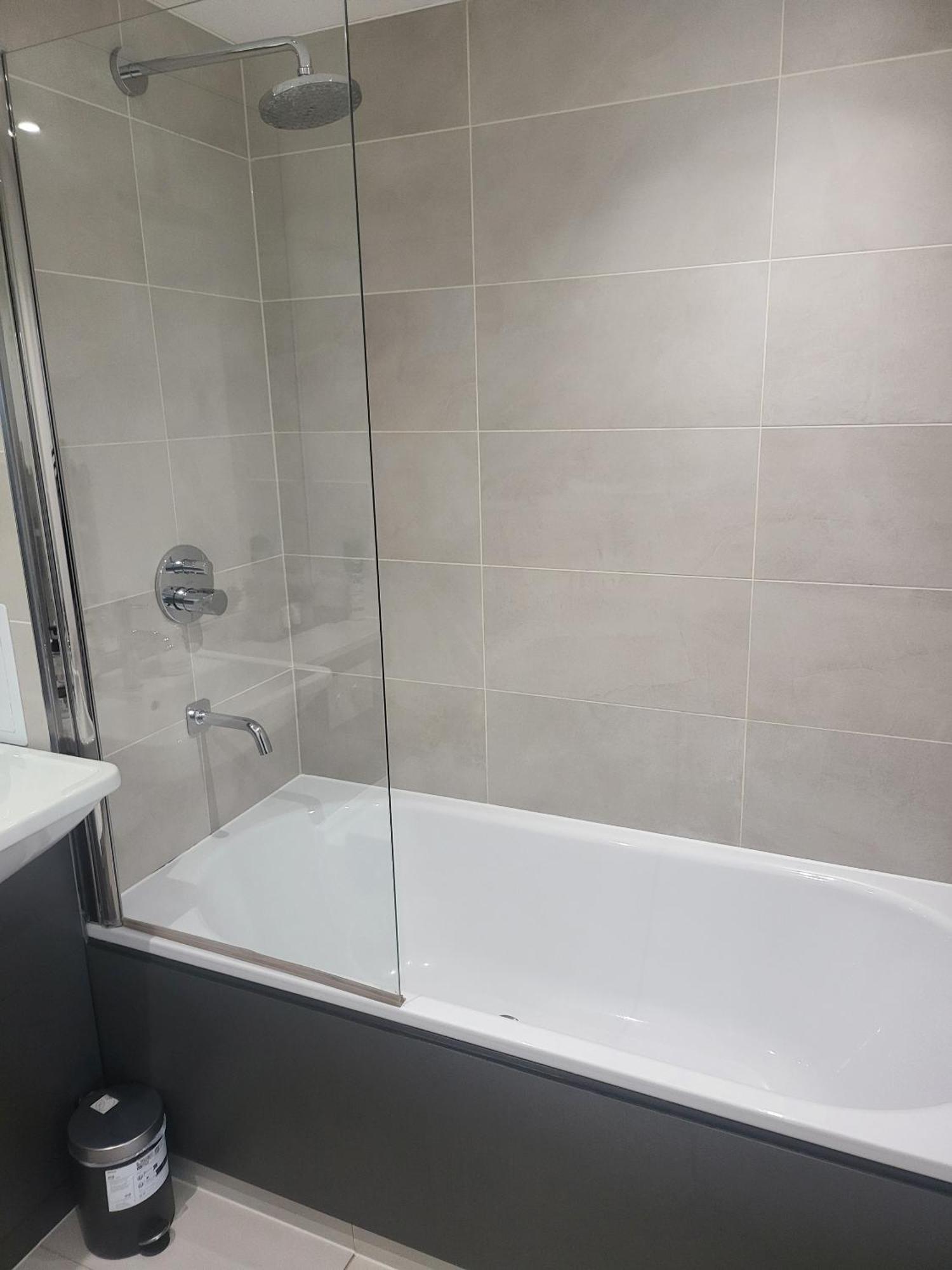 Kayz Lodge- Luxury Ensuite-Private & Shared Accommodation In A New House At The Olympic Village Overlooking Stratford Westfield And Tube Station Londen Kamer foto
